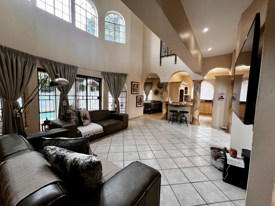 4 Bedroom Property for Sale in Safari Gardens North West